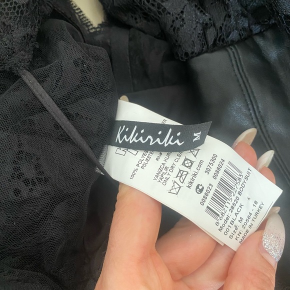 SIZE M PLUNGING BLACK LACE BODYSUIT great for EDC - Picture 7 of 8